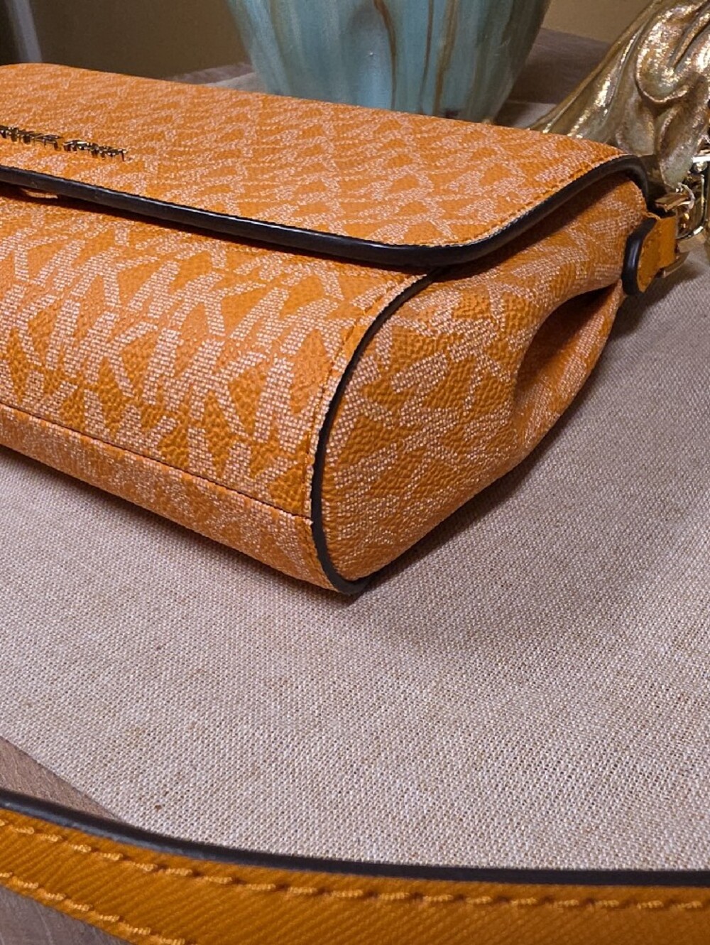 Michael Kors Signature JetSet MK Crossbody (NWT) w/ Matching Card Holder (NWOT) - Picture 7 of 14